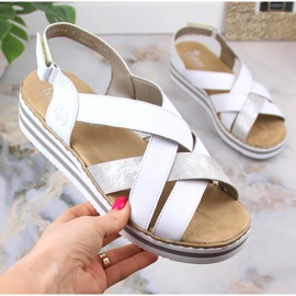 Sandales compensées confortables pour femmes en cuir blanc Rieker V0279-80 blanche 2