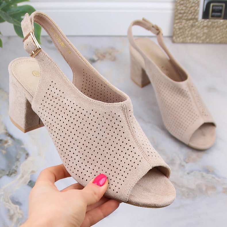 Sandales en daim ajouré beige pour femme Potocki LE20003 1