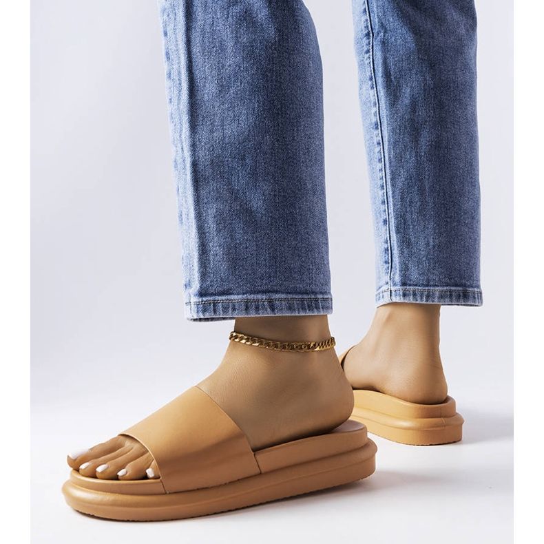 Sandales à plateforme marron Paquette brun 1 Sandales à plateforme marron Paquette brun 1