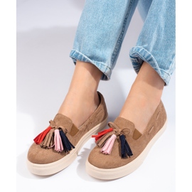 Slip-on en daim marron avec pompons Shelovet beige 3