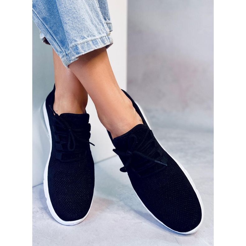 BM Kessi Chaussettes noires chaussures de sport 1