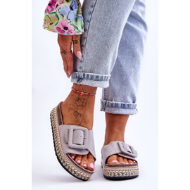 Sandales pour femmes sur une plate-forme décorée Gris Joyce 1