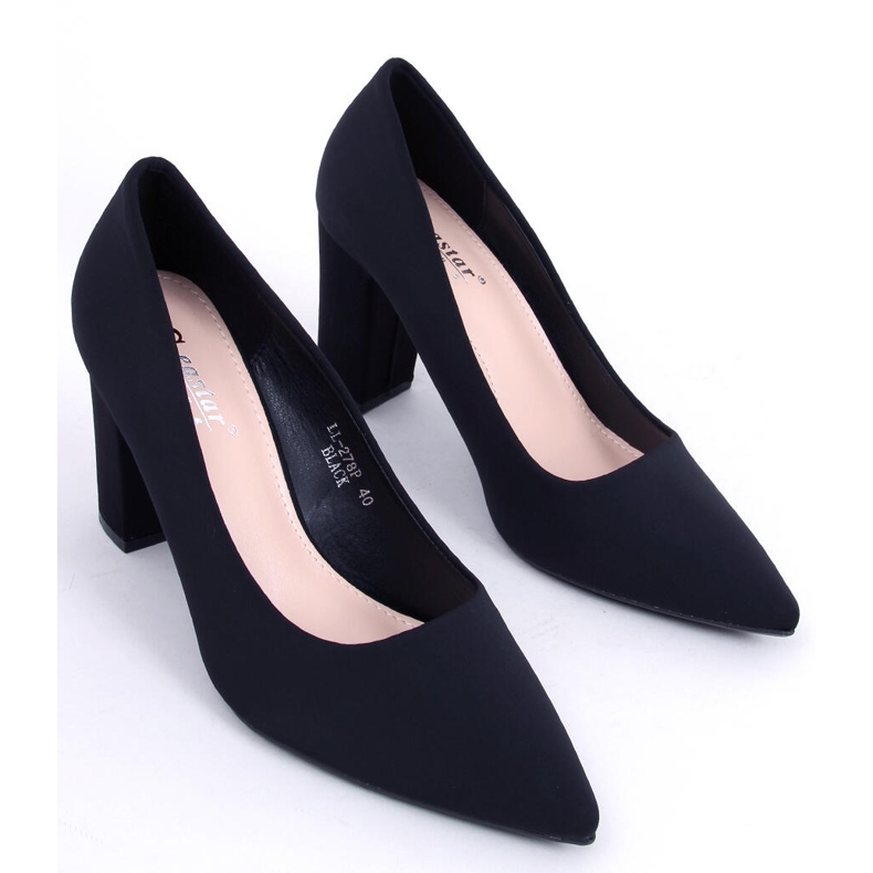 Pompes sur le poste Eilish Black noir 1