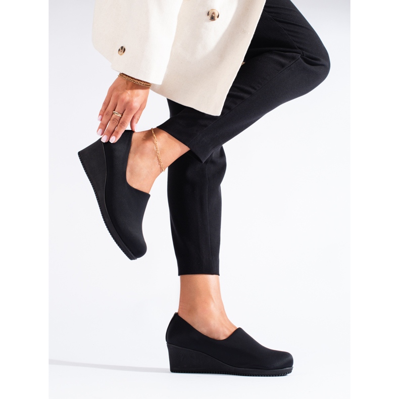 Chaussures compensées en tissu noir T.Sokolski 1