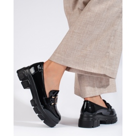 Mocassins noirs vernis avec ornement Shelovet 1