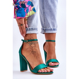 Sandales à talons hauts en satin vert Linsy 1