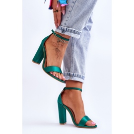 Sandales à talons hauts en satin vert Linsy 4