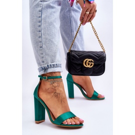 Sandales à talons hauts en satin vert Linsy 2