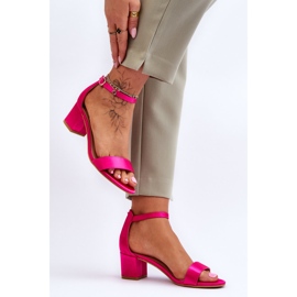 PG1 Sandales à talons bas en satin fuchsia Juliet rose 4