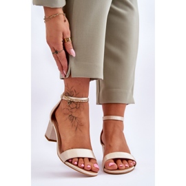 PG1 Sandales à talons bas en satin beige Juliet 1