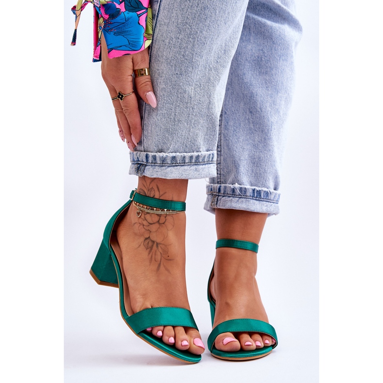 PG1 Sandales à talons bas en satin vert Juliette 1