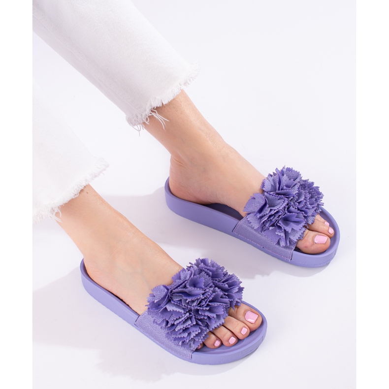 Tongs violettes sur la plateforme Shelovet 1