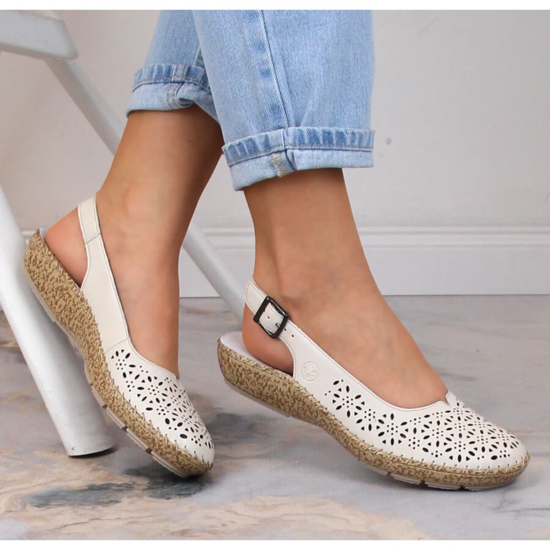 Sandales ajourées confortables en cuir beige Rieker 44861-60 2