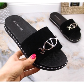 Chaussons en daim pour femmes avec une décoration noire Vinceza 30183 le noir 2