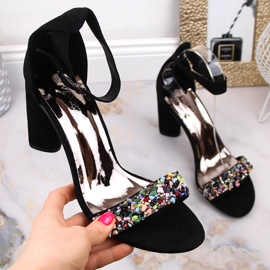 Sandales en daim pour femmes sur un poteau avec des perles noires Vinceza 17259 1