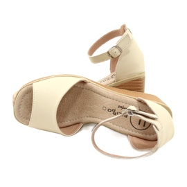 Filippo DS4507 BE Sandales compensées en cuir, Beige 5