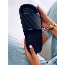 BM Chaussons coussin Yang Noir le noir 5