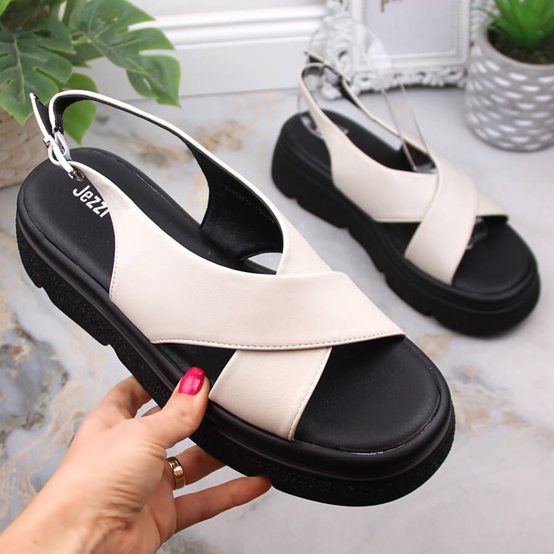 Sandales plateformes beiges pour femmes Jezzi 5473 1