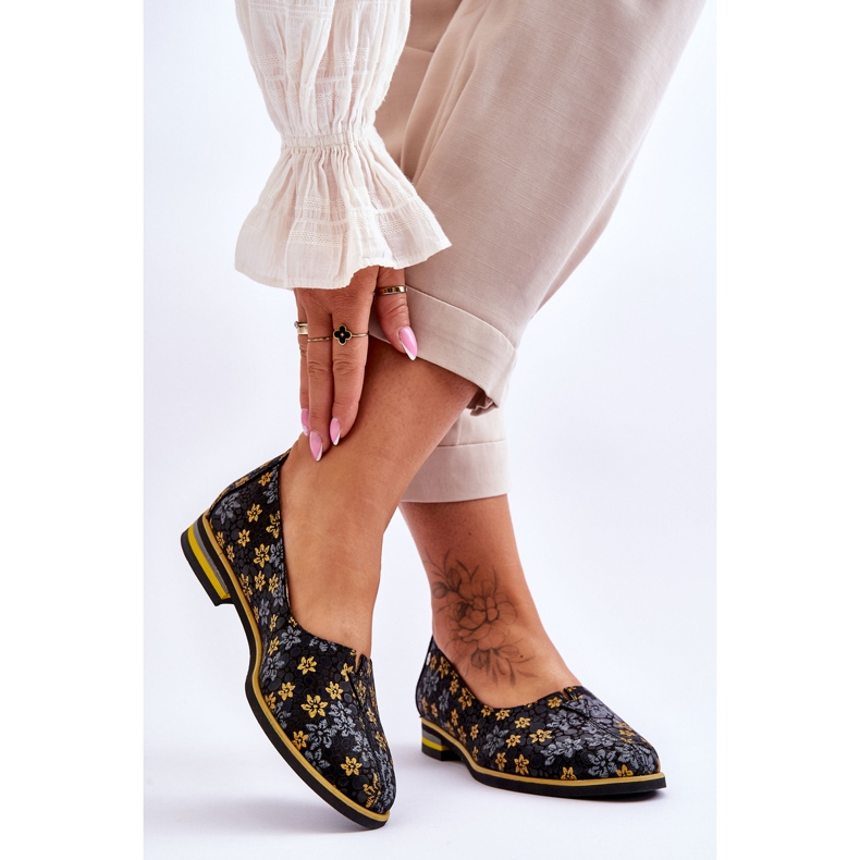 Chaussures en Cuir Maciejka Fleurs Jaunes 05035-38 Noir 2
