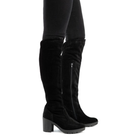 Olivier Bottes en daim noir réchauffées sur le poteau de Margaret 2