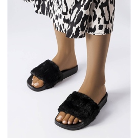 Claquettes noires avec fourrure ivoire 1
