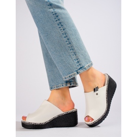 Chaussons compensés Shelovet blancs pour femmes 1