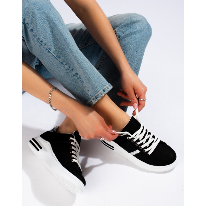 Baskets noires à semelles épaisses de Shelovet le noir 1 Baskets noires à semelles épaisses de Shelovet le noir 1