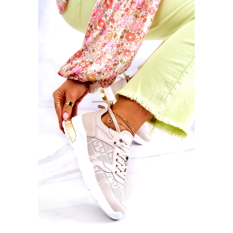 S.Barski Baskets de sport en cuir pour femmes sur un coin beige 2