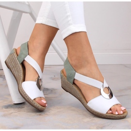Sandales compensées confortables pour femmes Rieker 624H6-80 blanche 1