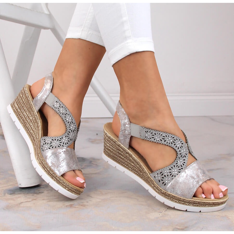 Sandales à enfiler confortables pour femmes avec élastique Rieker 61916-91 multicolore 1 Sandales à enfiler confortables pour femmes avec élastique Rieker 61916-91 multicolore 1