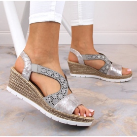 Sandales à enfiler confortables pour femmes avec élastique Rieker 61916-91 multicolore 2 Sandales à enfiler confortables pour femmes avec élastique Rieker 61916-91 multicolore 2