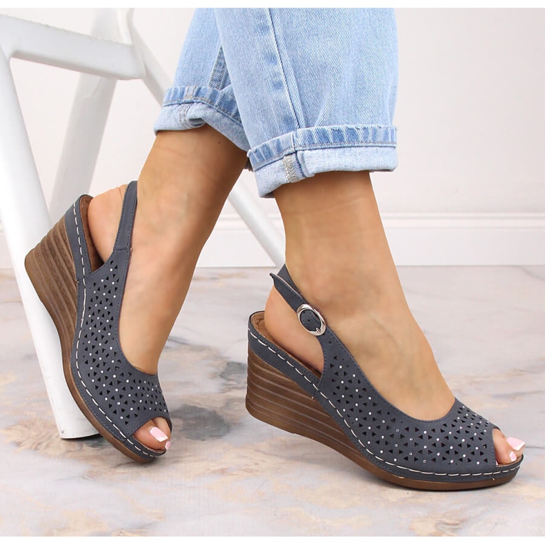 Sandales compensées confortables pour femmes avec zircons bleu marine eVento 0972 1
