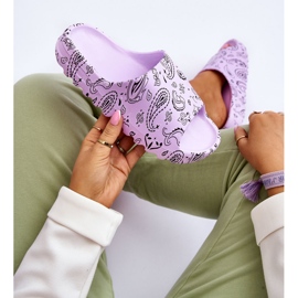 Pantoufles pour femmes à la mode sur une plate-forme massive Violet Lorette 8