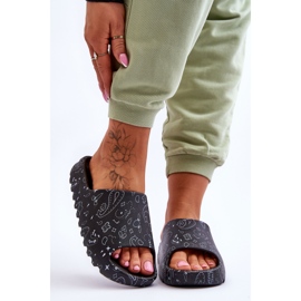 Pantoufles pour femmes à la mode sur une plate-forme massive Noir Lorette le noir 3