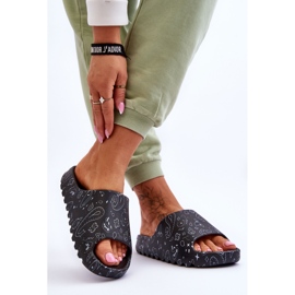 Pantoufles pour femmes à la mode sur une plate-forme massive Noir Lorette le noir 4