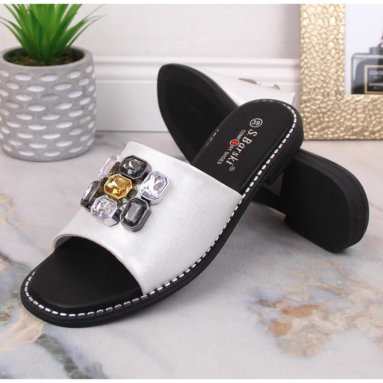 Chaussons blancs plats confortables pour femmes avec zircons S.Barski Kv 2775-31 1