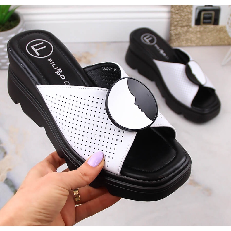 Chaussons compensés femme en cuir blanc Filippo DS4608 1