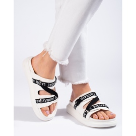 Pantoufles blanches LA.FI confortables 1