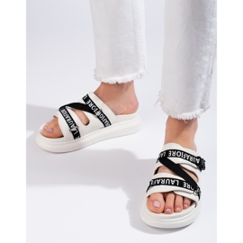 Pantoufles blanches LA.FI confortables 3
