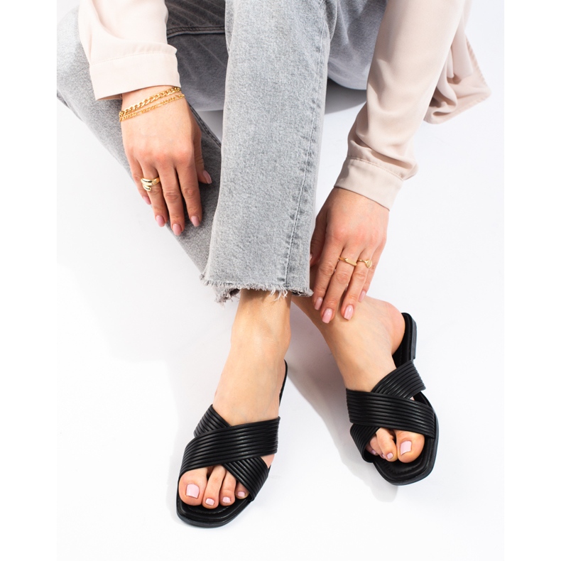 TRENDI Tongs classiques confortables le noir 1