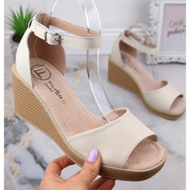 Sandales compensées en cuir confortables pour femmes Filippo DS4507 beige 1