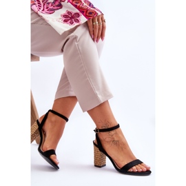 Sandales Daim Sur Une Barre Tressée Noir Selila le noir 6