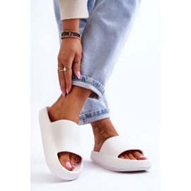 BM Tongs légères à la mode sur une semelle massive White Rebel blanc 2