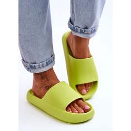 Pantoufles légères à la mode sur une semelle solide en citron vert Rebel 8