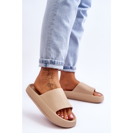 Sandales légères à la mode sur une semelle massive rebelle beige 5