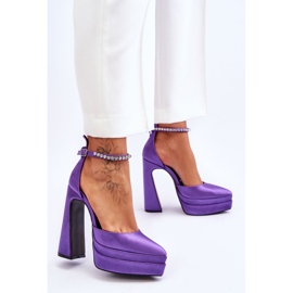 Escarpins à la mode sur un talon Violet Santoro 2