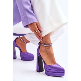 Escarpins à la mode sur un talon Violet Santoro 5