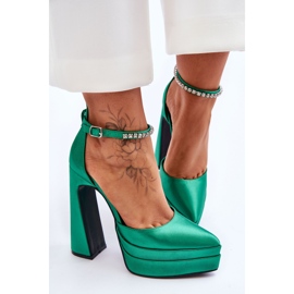 Escarpins à la mode sur un talon vert Santoro 5