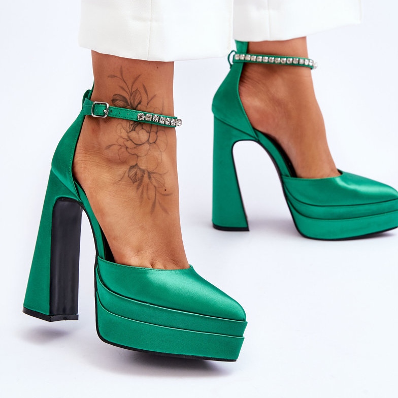 Escarpins à la mode sur un talon vert Santoro 2