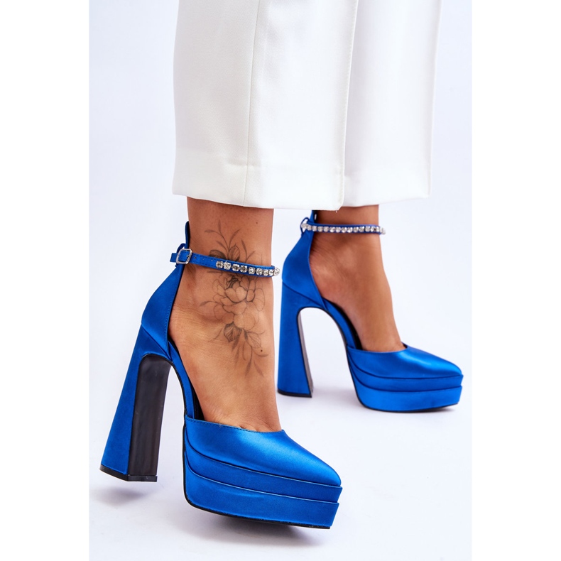 Escarpins à la mode sur un talon bleu Santoro 2